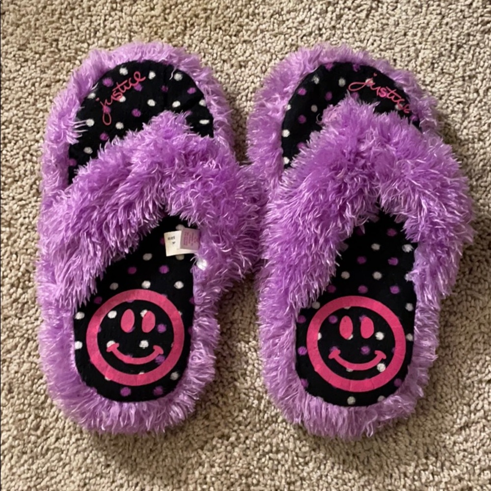 Justice fuzzy slippers Size 4/5 preteen / juniors